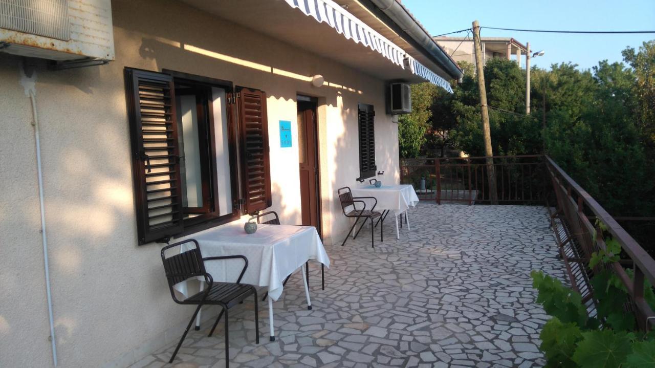 Apartments And Rooms Sanja Сибин Кръмпотски Екстериор снимка