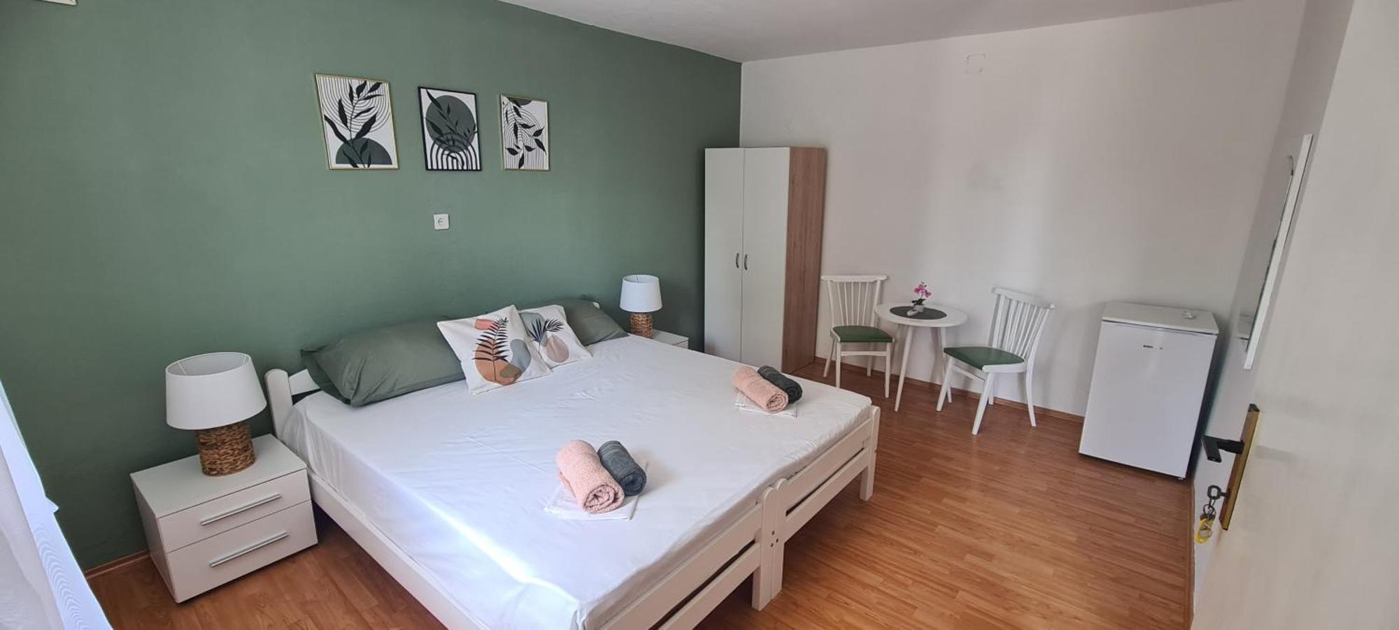 Apartments And Rooms Sanja Сибин Кръмпотски Екстериор снимка