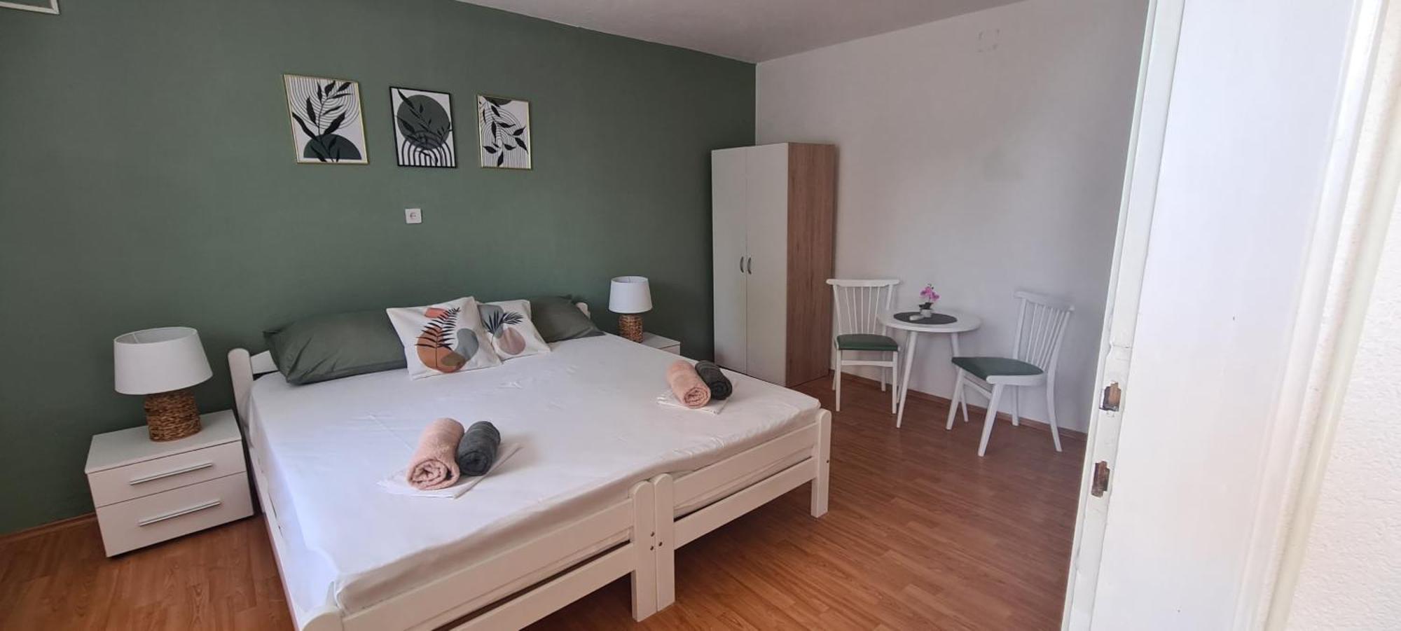 Apartments And Rooms Sanja Сибин Кръмпотски Екстериор снимка